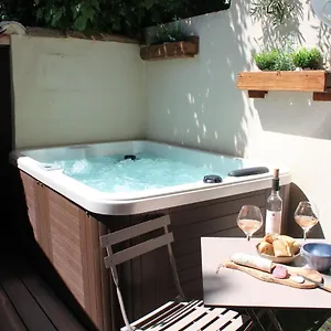 La Petite Maison De *** Hébergement de vacances